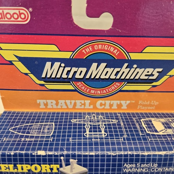 Micro Machine Travel City Fold Up Playsets by Galoob from 1989 - Picture 3 of 12